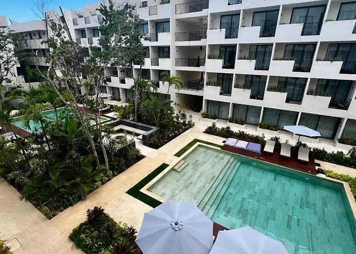 Comfy Plounge Pool Tulum